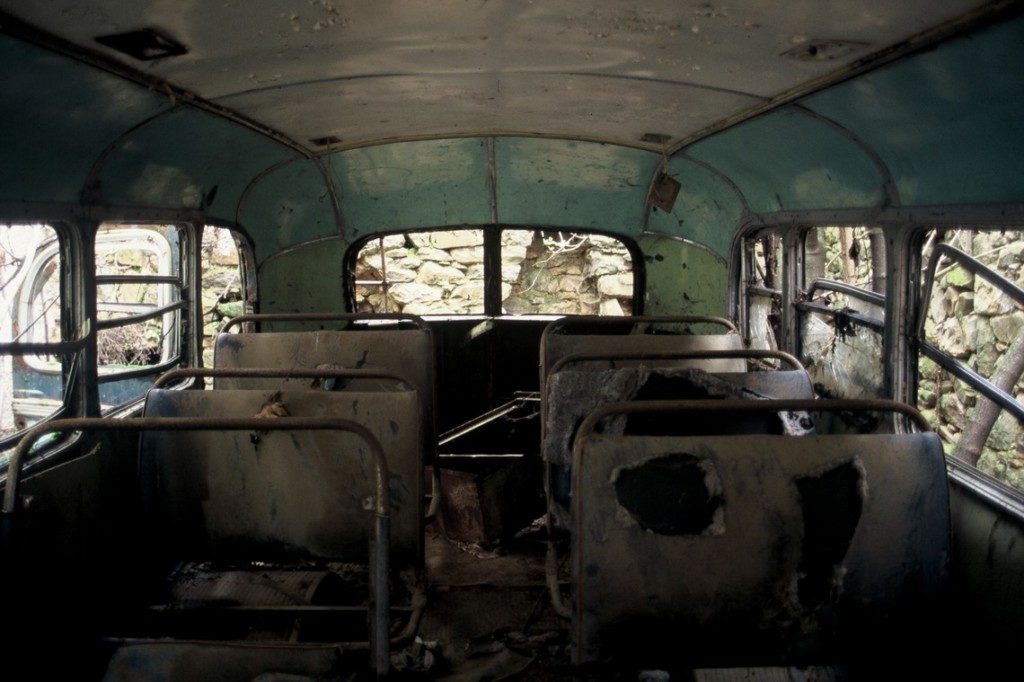 Αμείλικτος ο χρόνος, δεν σεβάστηκε ούτε το εσωτερικό στο λεωφορείο Mercedes 312 στο Λιδωρίκι.
